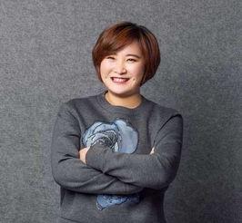 蔡比莉明星网红定制,打造时尚潮流新标杆
