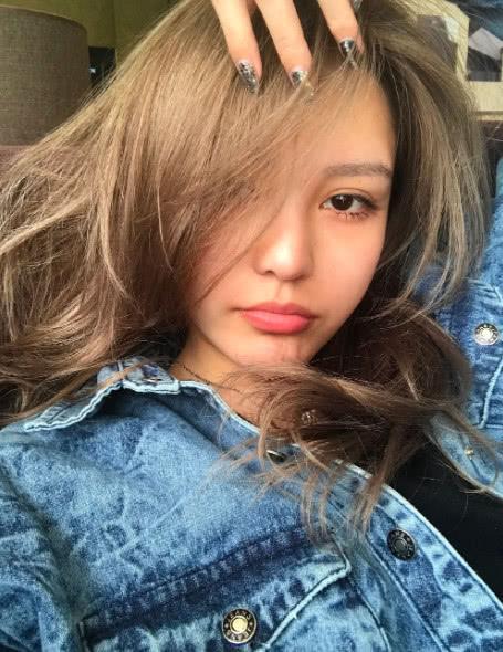 女明星网红素颜图片,揭秘女明星网红的素颜风采